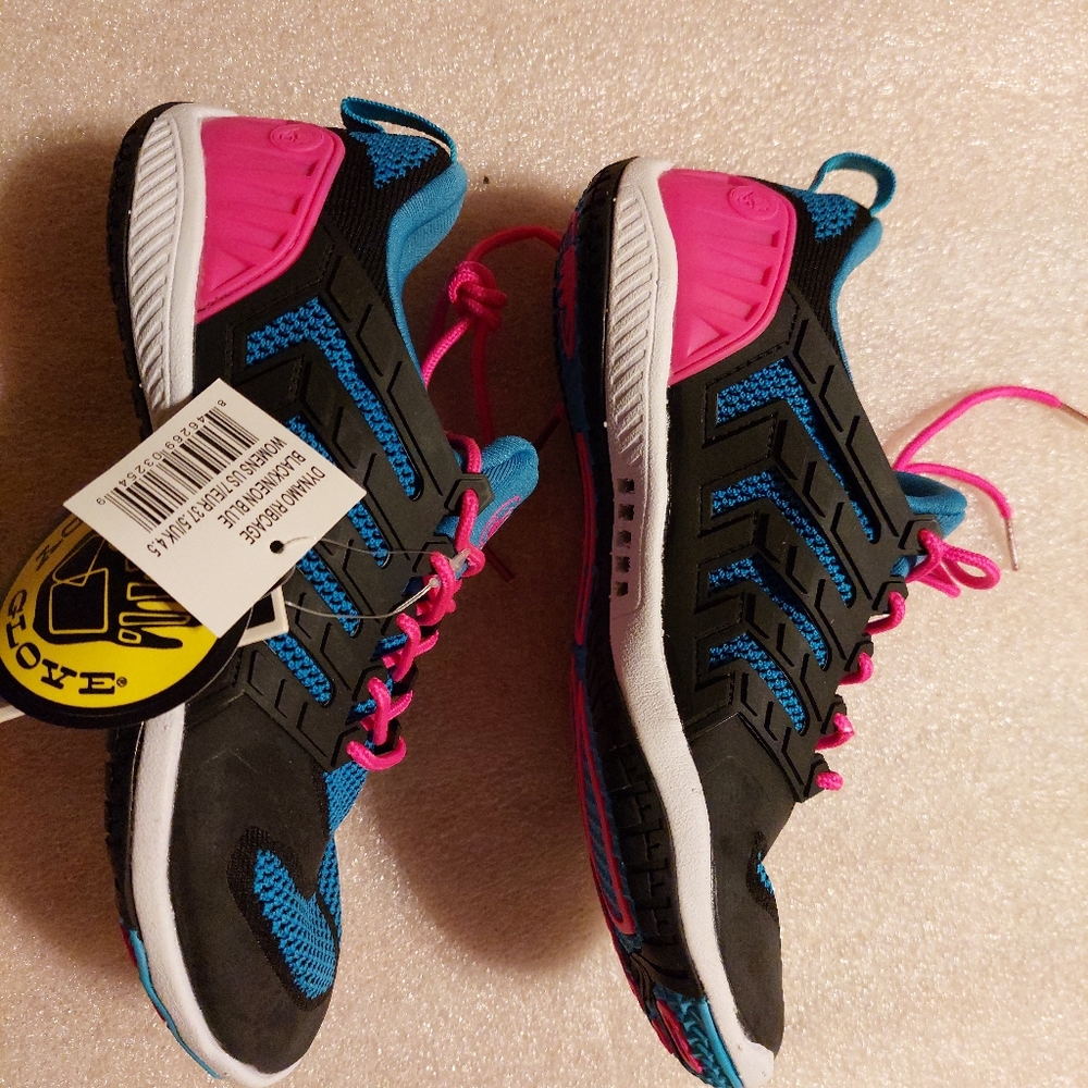 New Woman's Water Shoes, 7